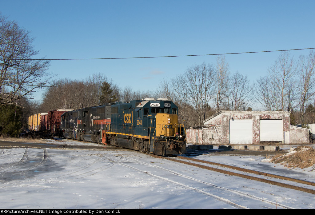 CSXT 2548 Leads RUPO at Blue Rock Rd.